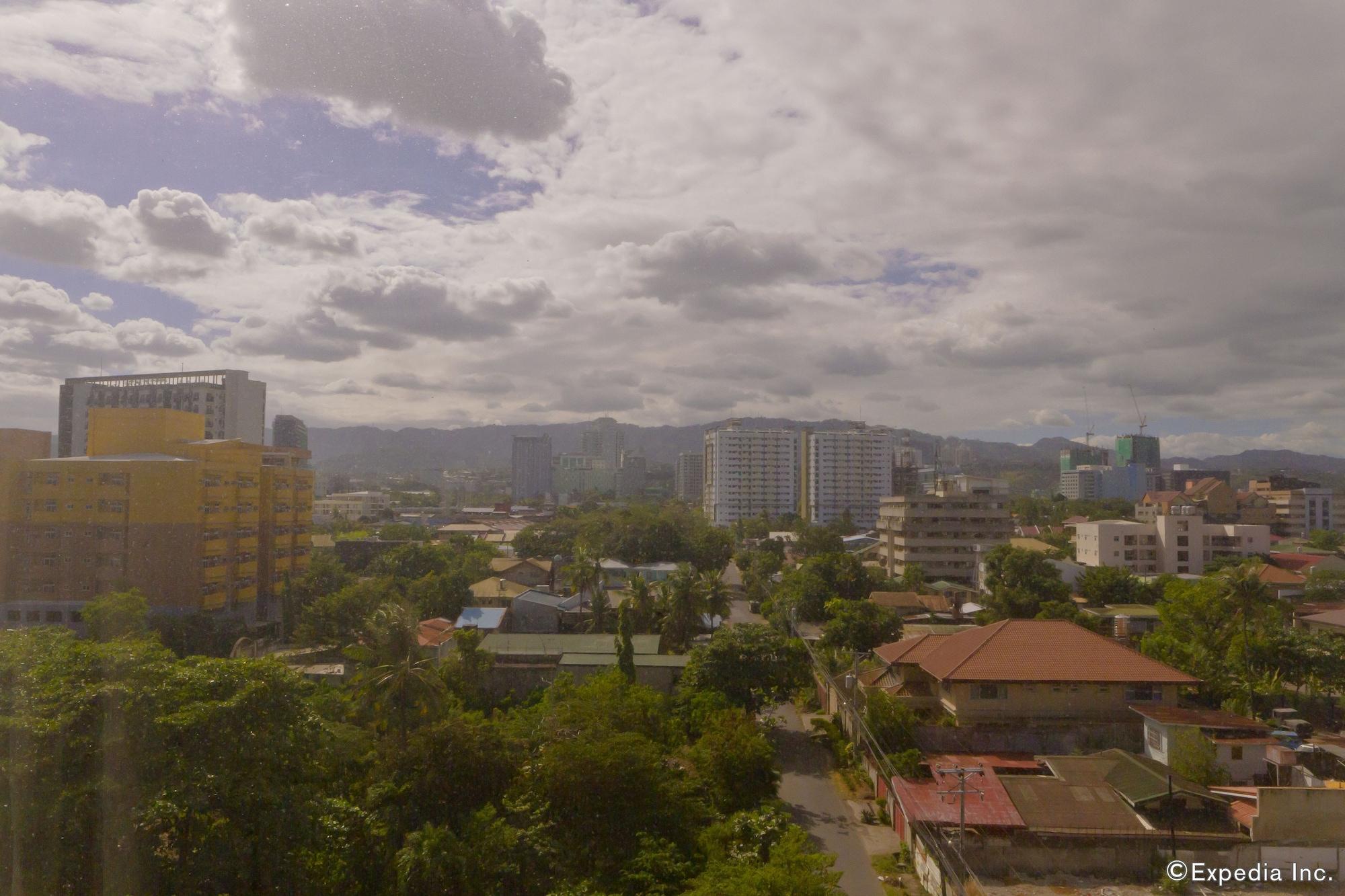 Castle Peak Hotel Cebu Esterno foto