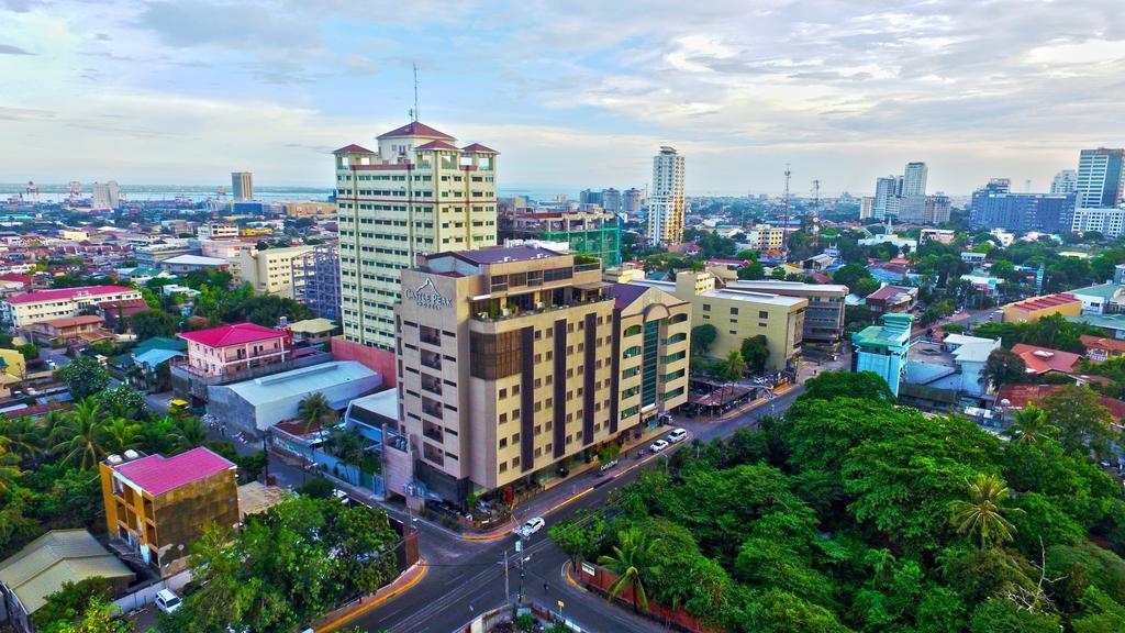 Castle Peak Hotel Cebu Esterno foto